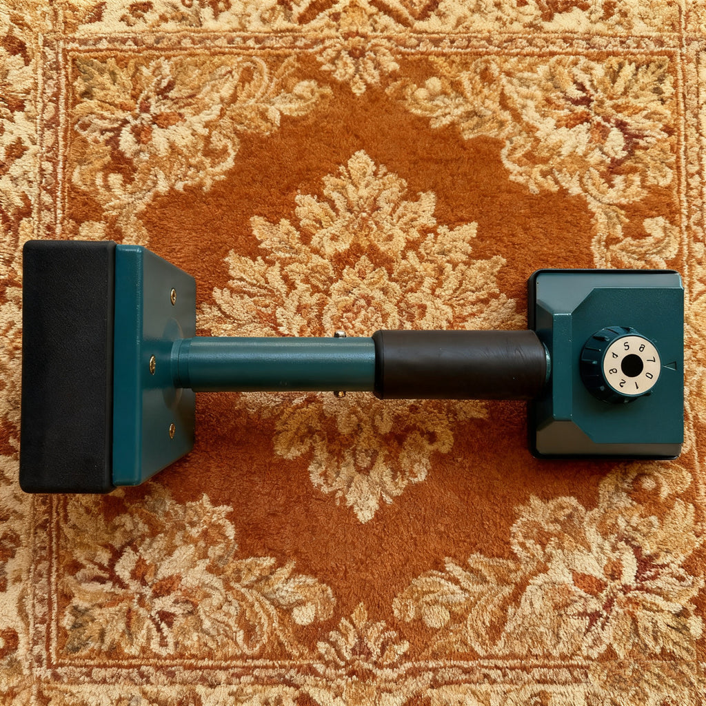 Carpet Knee Kicker - Heavy-duty turf installation tool with foam bumper pad