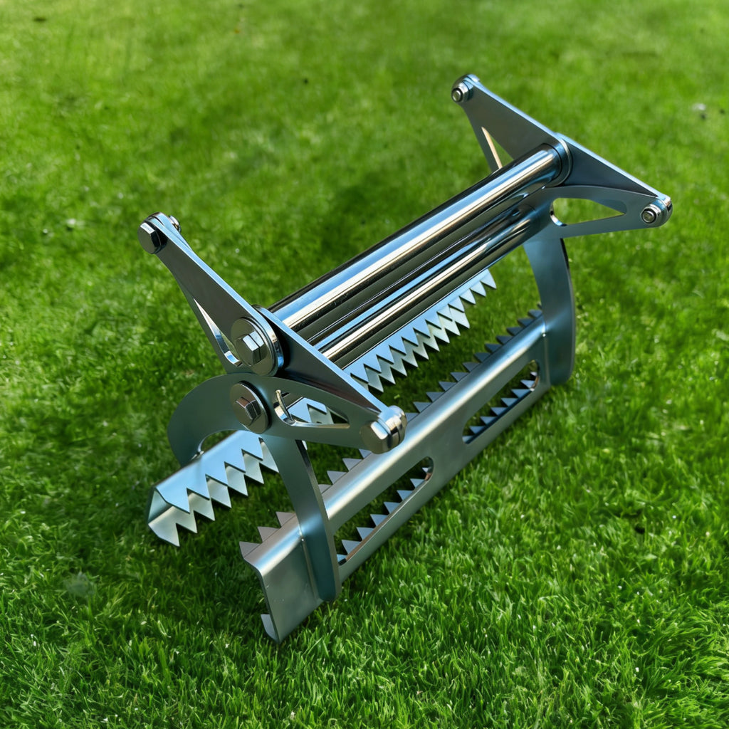 Heavy-duty Turf Gripper Claw - Professional synthetic grass installation tool for stretching, securing edges and tensioning