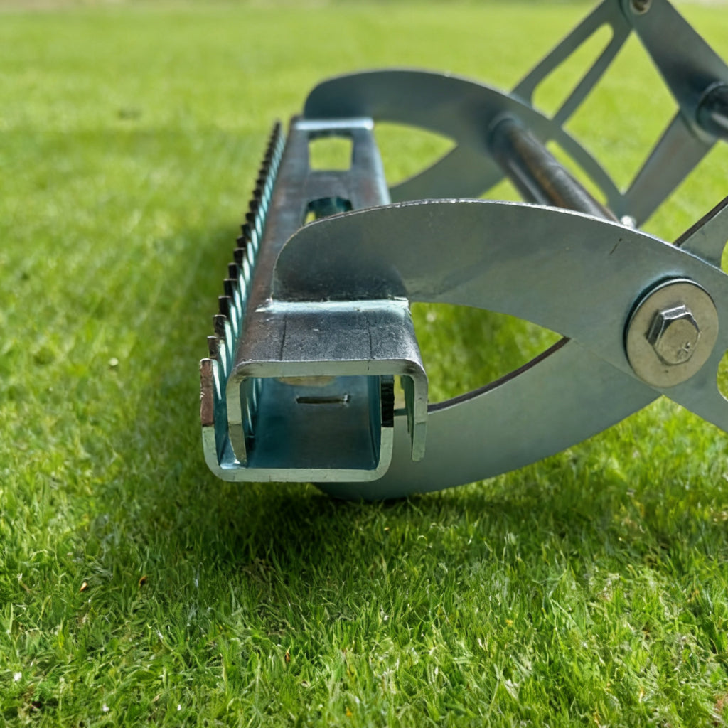 Heavy-duty Turf Gripper Claw - Professional synthetic grass installation tool for stretching, securing edges and tensioning